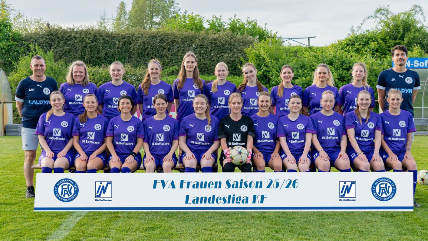 Das Mannschaftsfoto unserer Damenmannschaft für die Saison 25/26 – diesmal im neuen, lila Trikot! 